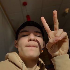 Meet your Posher, Ely